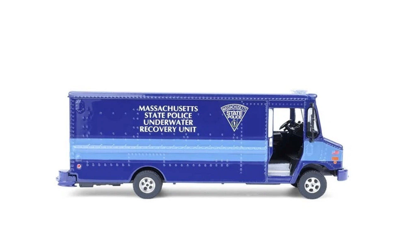 2019 Step Van - Massachusetts State Police 1:64 - Greenlight 33260C