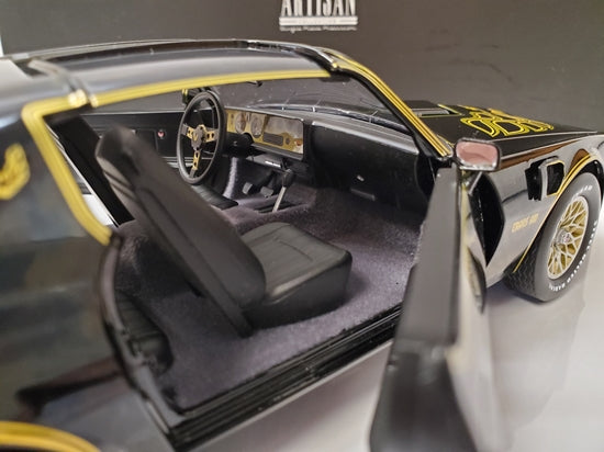 1:18 Greenlight - 1977 Pontiac Firebird Trans Am - Smokey & the Bandit - 2024 年 4 月预订
