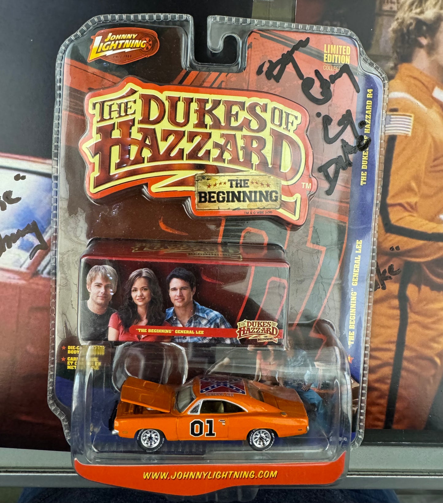 COY DUKE BYRON CHERRY Autographed 1:64 General Lee Johnny Lightning Series 4