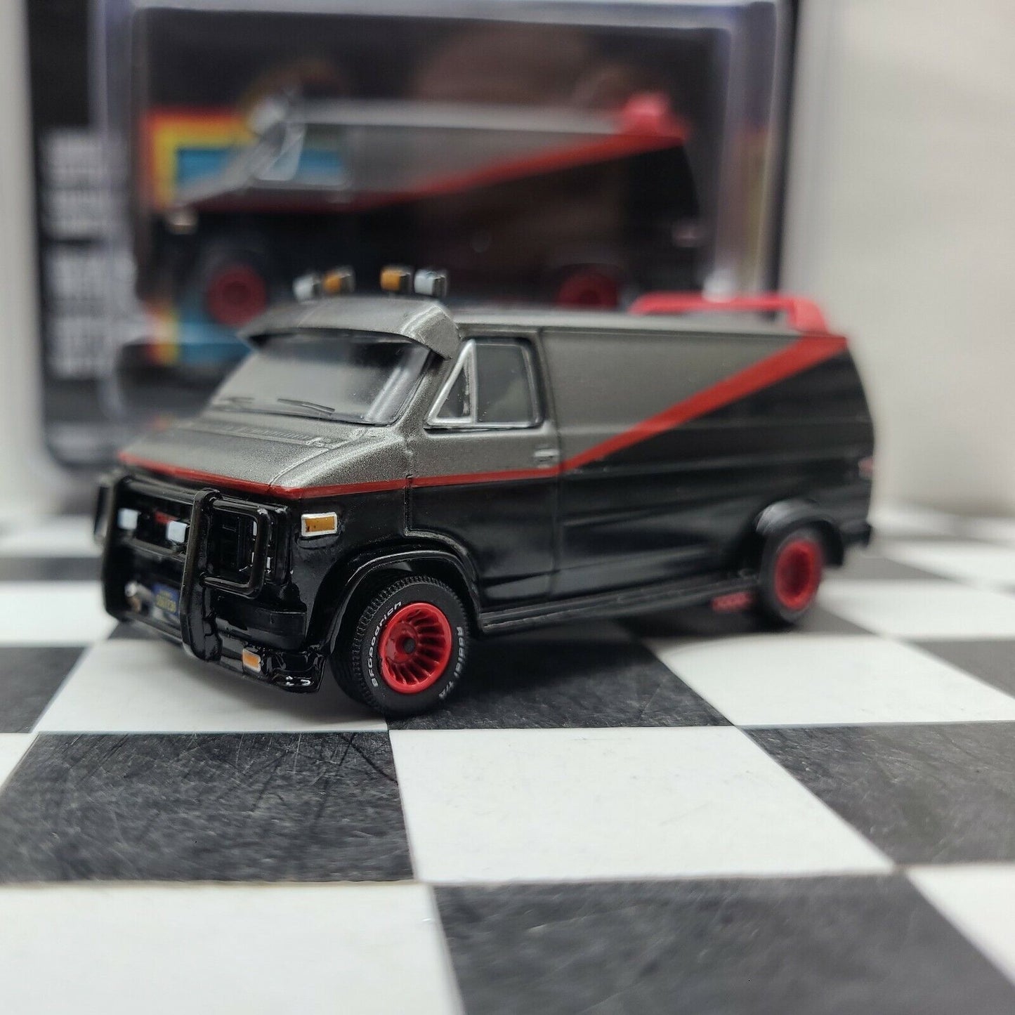 1:64 BA 的 1983 GMC Vandura - A-Team(1983-87 年,电视剧)2024 年 2 月预购
