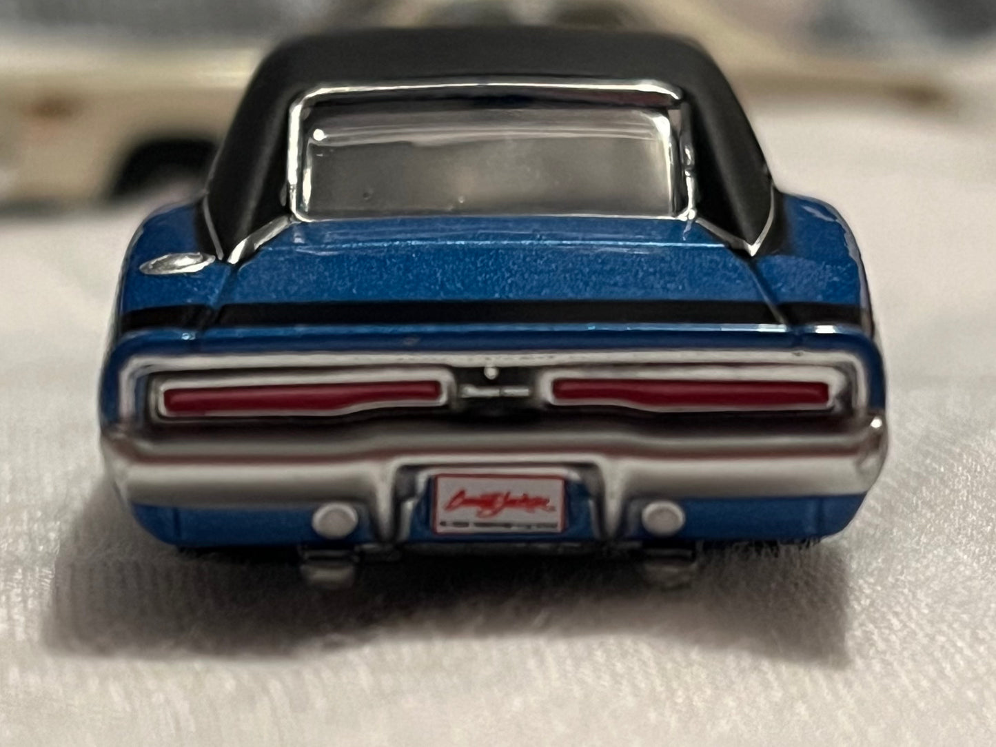 1:64 Barrett-Jackson 'Scottsdale Edition' 系列 11 - 1969 道奇 Charger - B5 蓝色,带黑色乙烯基车顶实心包
