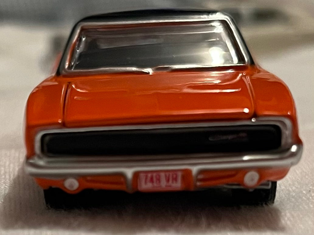 1:64 1968 Dodge Bengal Charger R/T 橙色带黑色条纹