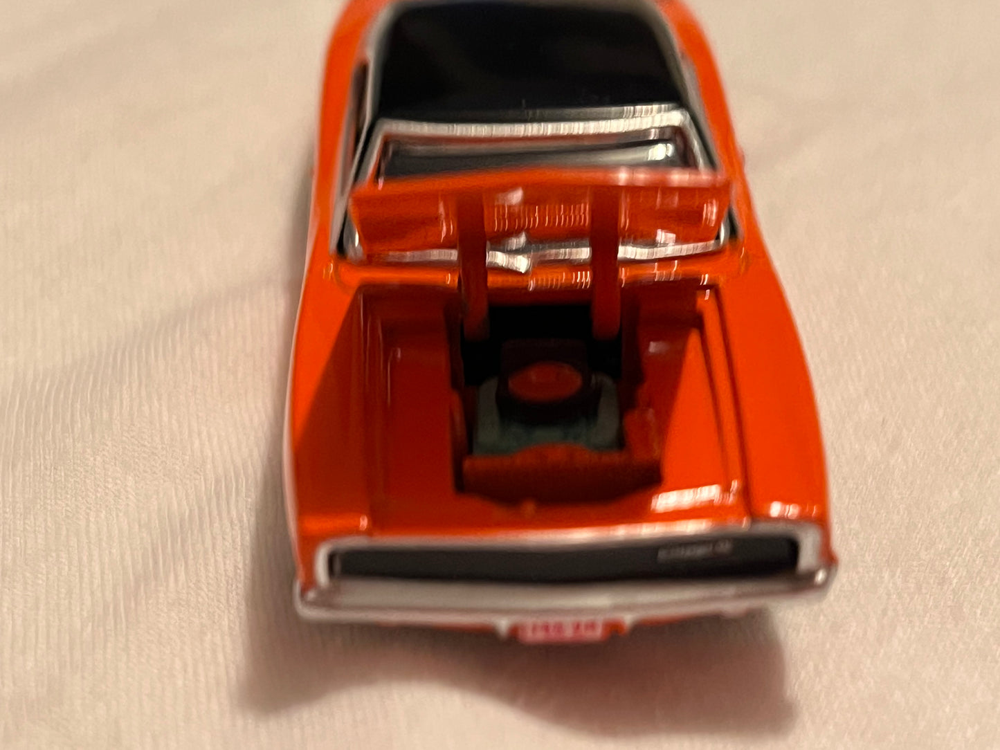 1:64 1968 Dodge Bengal Charger R/T 橙色带黑色条纹