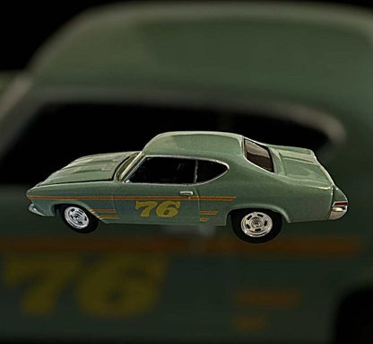WHOLESALE CASE 12 CARS 1:64 1968 Chevy Chevelle #76 Race Car New England Dukes Exclusive Greenlight PREORDER HOLIDAY 2025