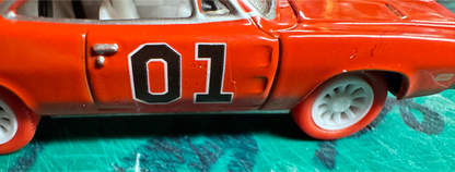 1/64 GENERAL LEE Johnny Lightning (New England Dukes Exclusive)