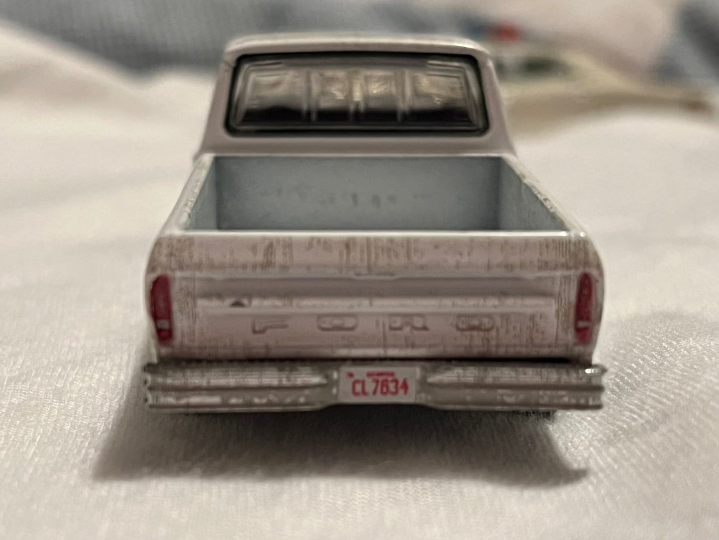 1:64 1973 Ford F-100 White Weathered (Hobby Exclusive) FEBRUARY 2026 PREORDER