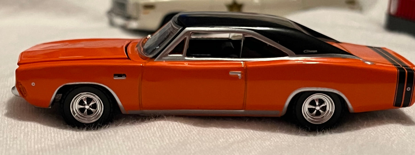 1:64 1968 Dodge Bengal Charger R/T oranje met zwarte strepen 