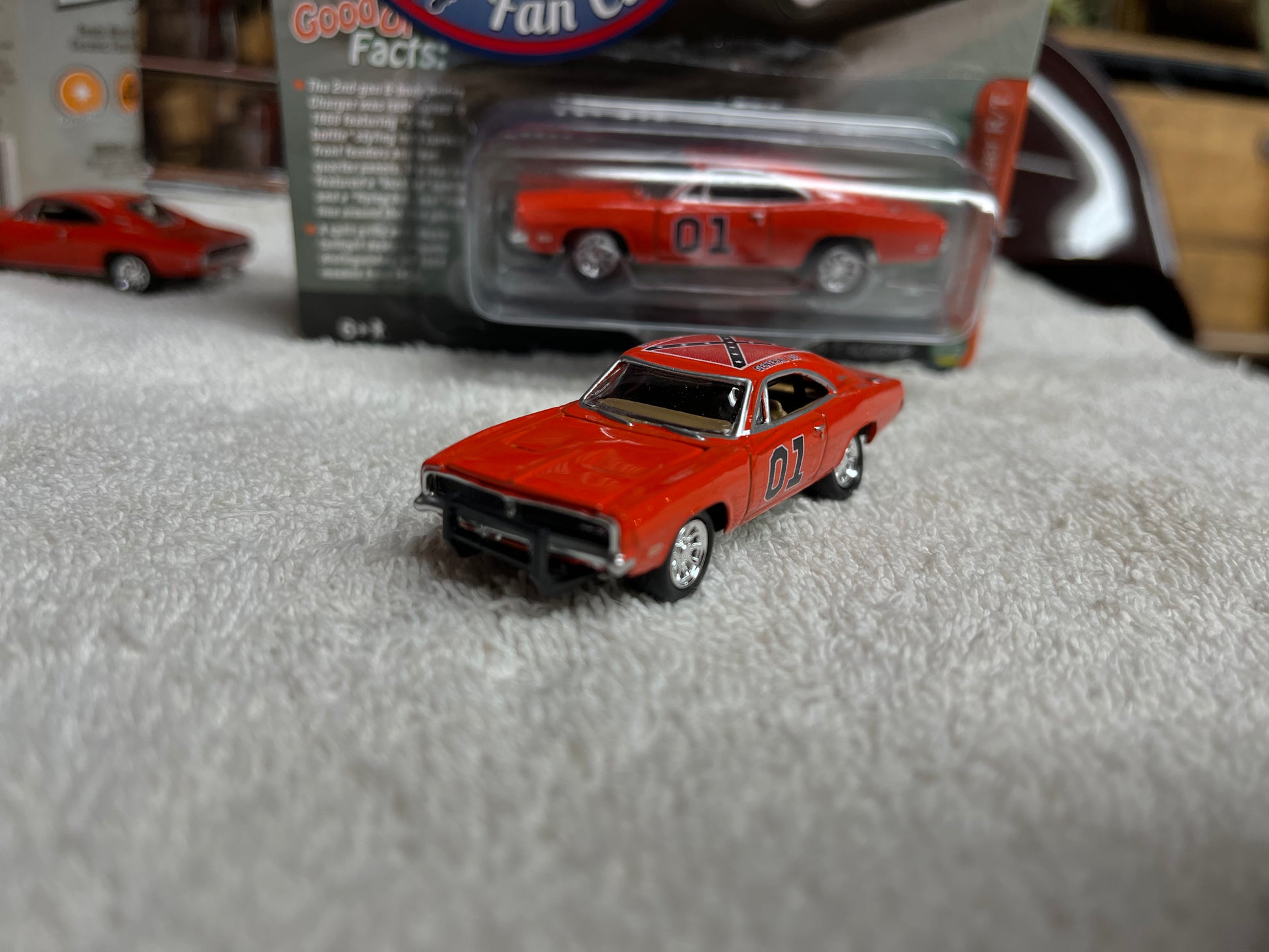 Johnny Lightning 1969 Dodge Charger