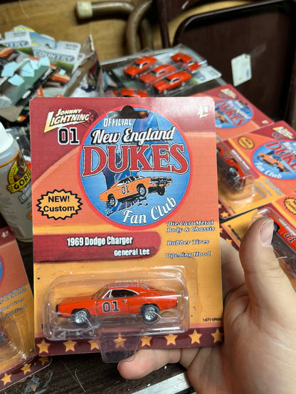 1/64 GENERAL LEE Johnny Lightning (New England Dukes Exclusive) PREORDER JULY